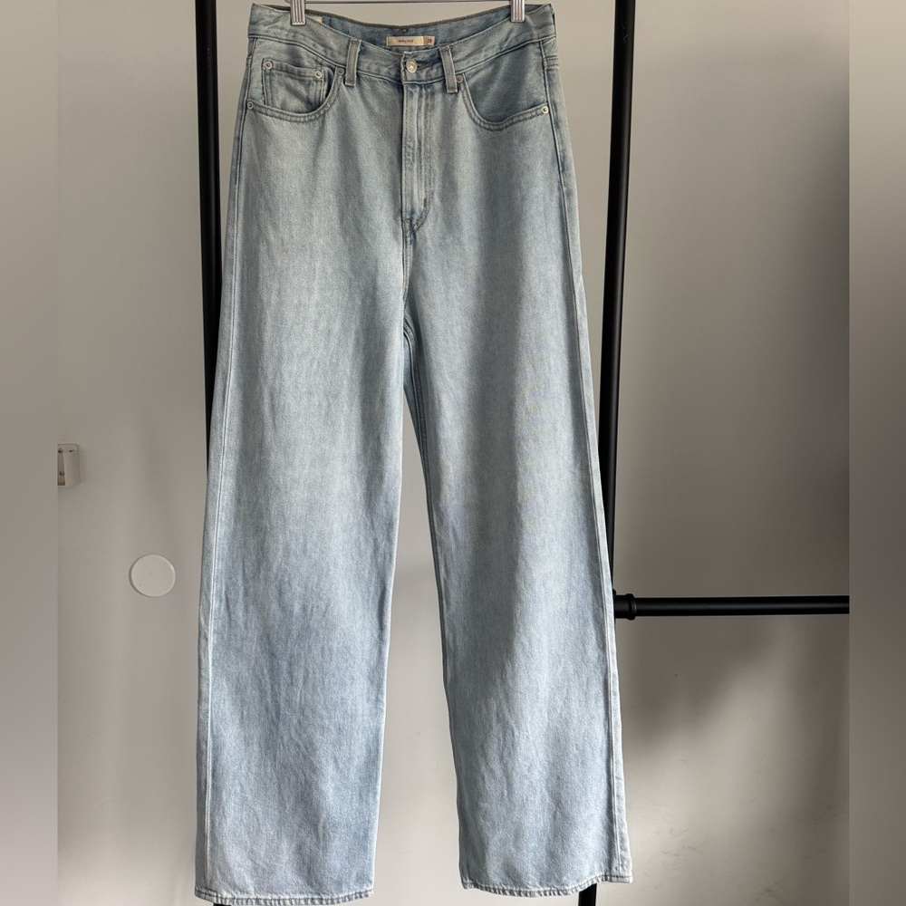 Levi’s Light Wash Straight Leg High Loose Denim